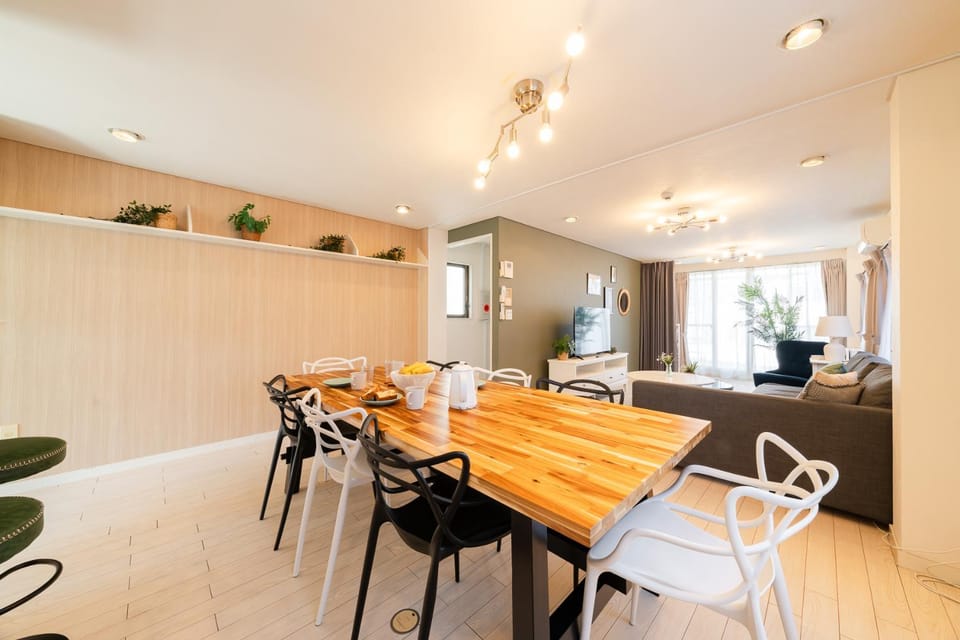 Living room, Dining area