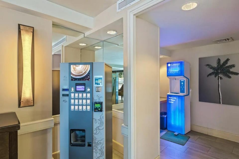 FREE PARKING Palms Hotel Waikiki Apartment hotel in McCully-Moiliili