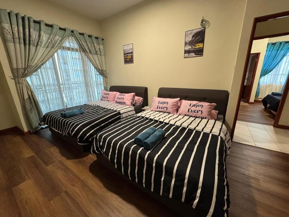 Spacious Home for 12pax - Kuching Riverfront Apartment in Kuching