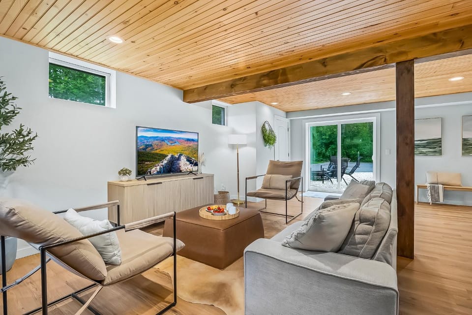 Patio, TV and multimedia, Living room, Seating area