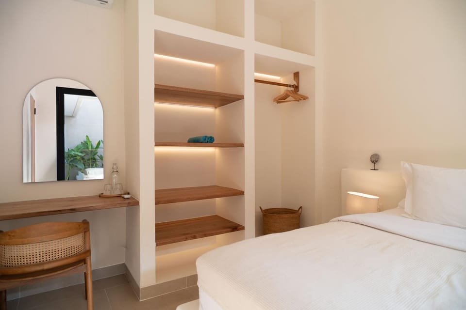 Bedroom, wardrobe