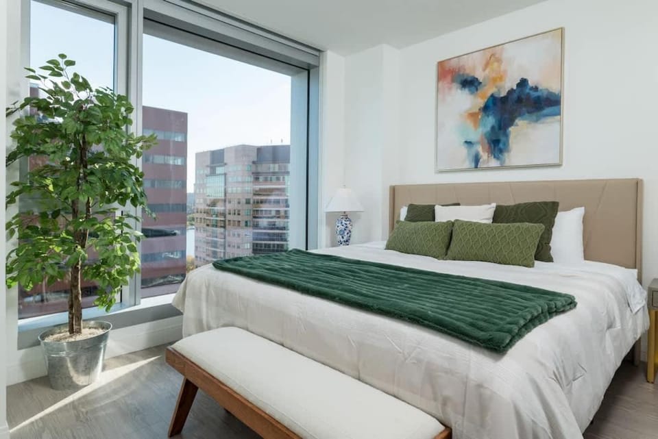 Central 3BR & Den Penthouse Boston Common MGH & TUFTS Apartment in South Boston
