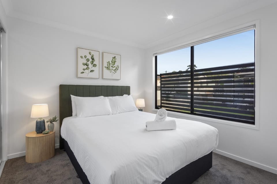 Retreat with Parking Close to Greenslopes Hospital House in Brisbane
