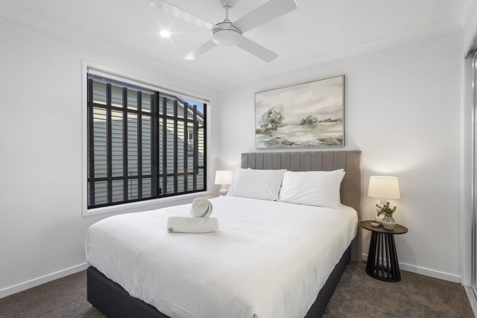 Retreat with Parking Close to Greenslopes Hospital House in Brisbane