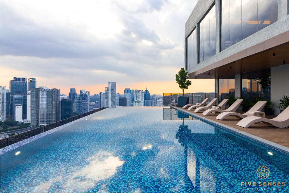 City view, Pool view, Swimming pool, Swimming pool