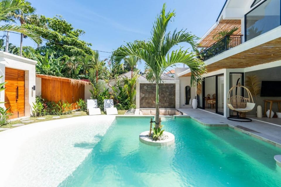 Calista - 4Bedroom Private Pool Villa in Kerobokan Villa in North Kuta