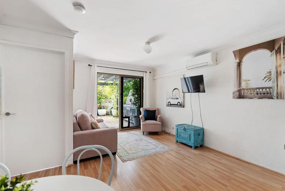 Elizabeth Gardens - 5 Min to Foreshore Apartment in Perth