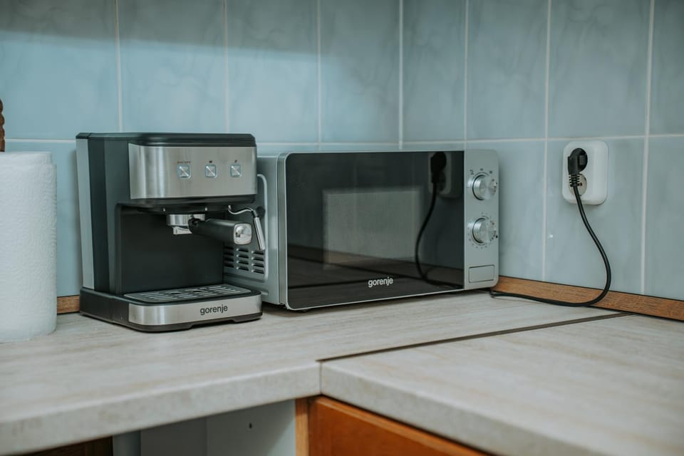 Coffee/tea facilities, Kitchen or kitchenette, microwave