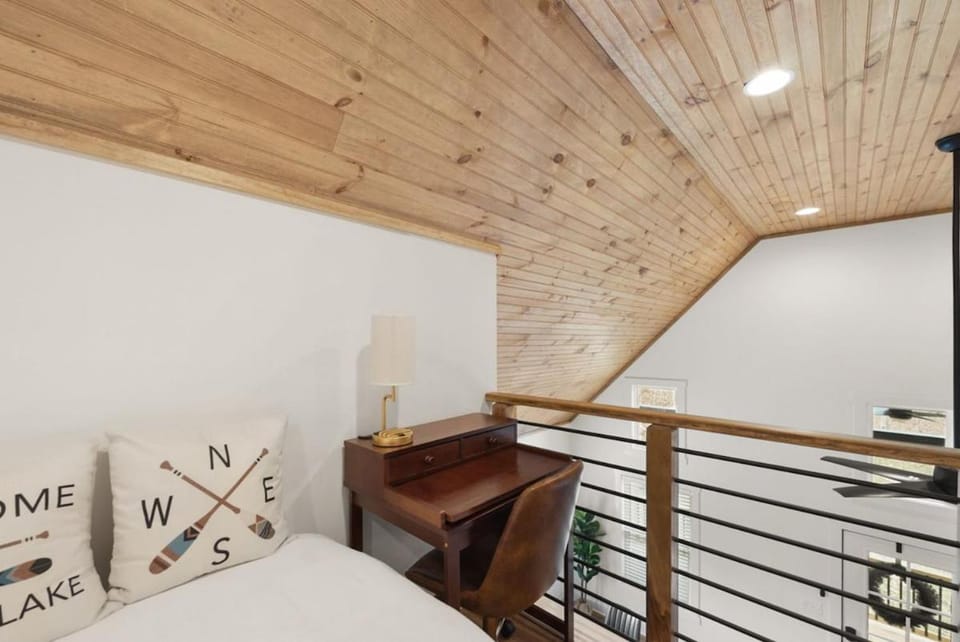 Biscany Retreat - Modern and Cozy! House in Nolin Lake