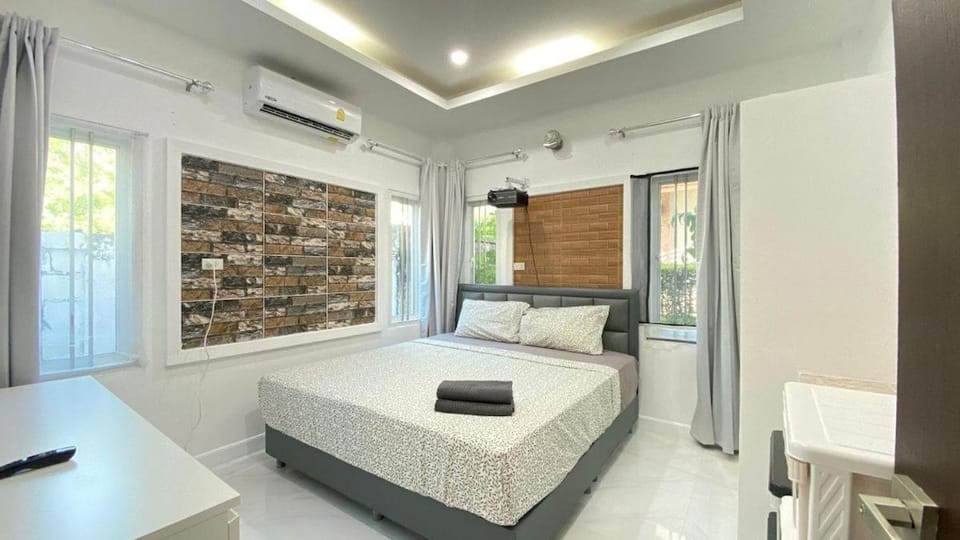 Bedroom, air conditioner