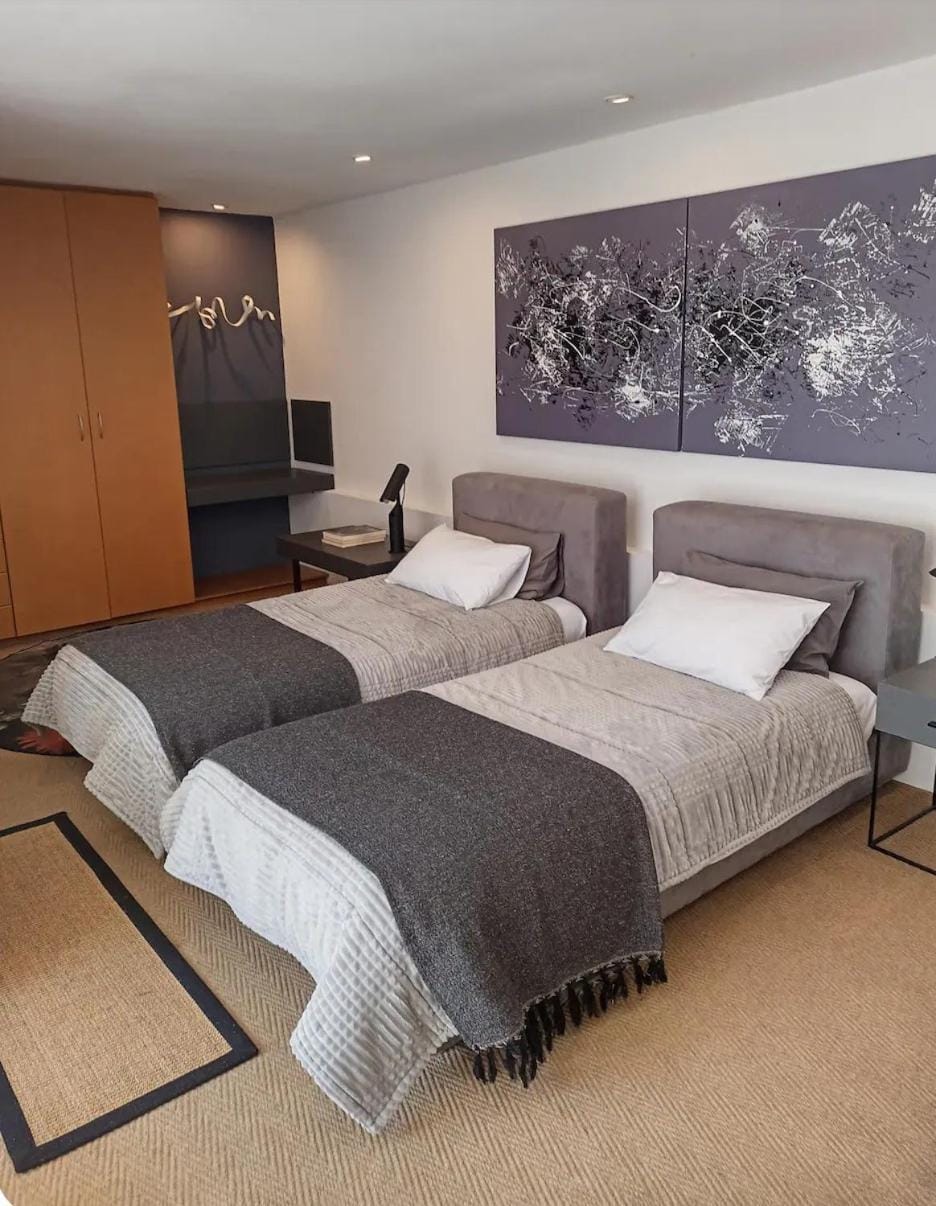 Modern studio apartment with solar Apartment in Roodepoort