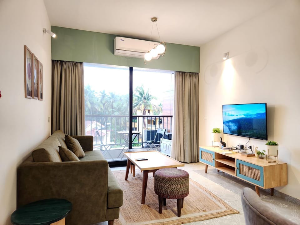 TV and multimedia, Seating area, air conditioner