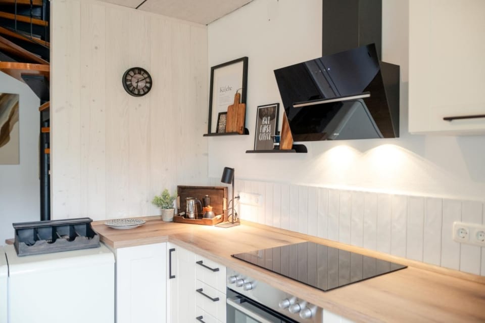 Dining area, kitchen