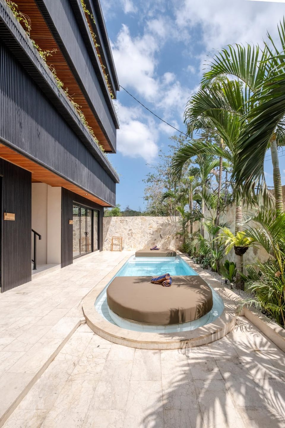 Property building, Swimming pool