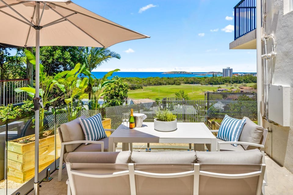 Property building, Patio, Day, Natural landscape, View (from property/room), Balcony/Terrace, Balcony/Terrace, Seating area, Dining area, Sea view