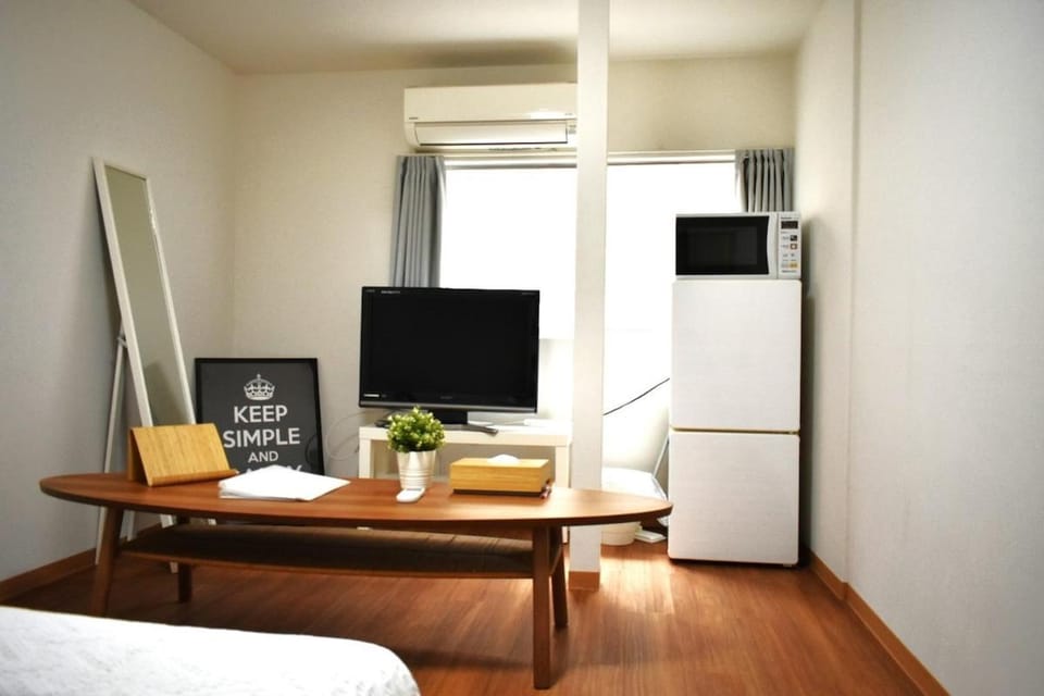 TV and multimedia, Living room, Seating area, Dining area, air conditioner