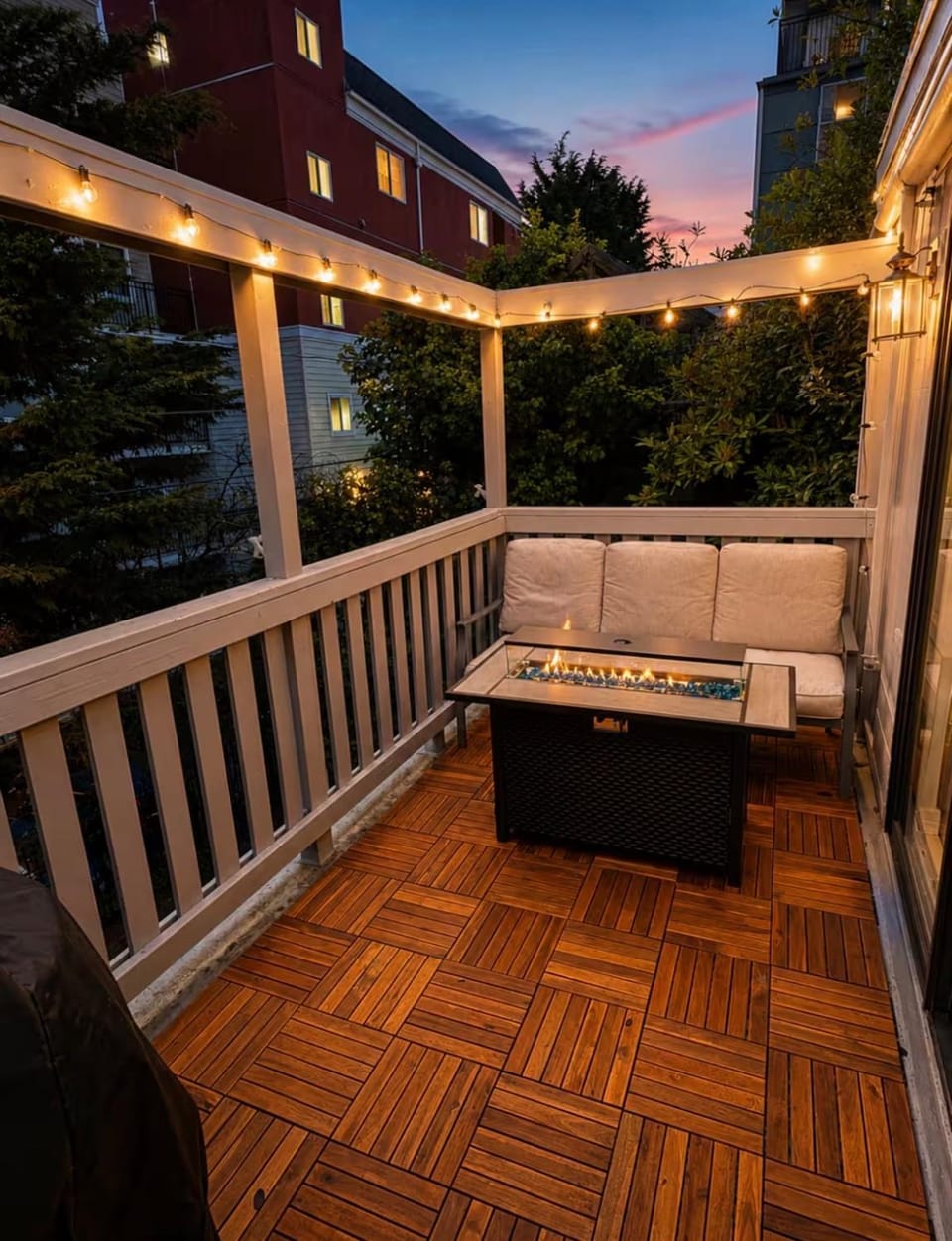 Capitol Hill 2BR with Free Parking, Private Balcony, Walk to Subway Apartment in South Lake Union