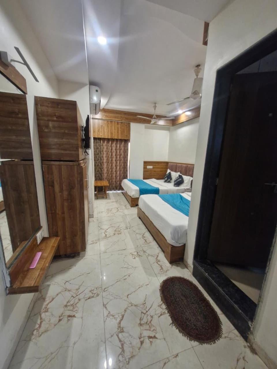Hotel Signature Hotel in Ahmedabad
