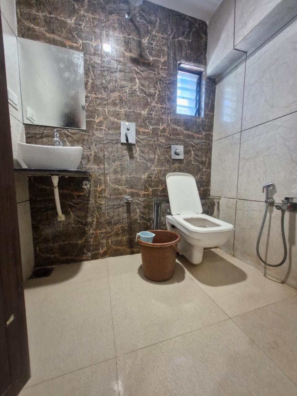 Hotel Signature Hotel in Ahmedabad