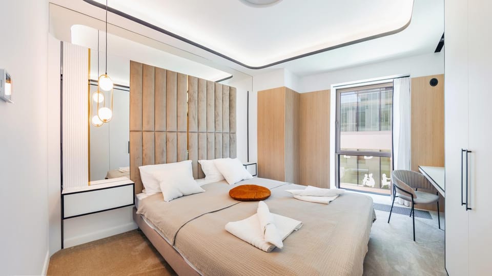 Bed, Photo of the whole room, Bedroom, towels, wardrobe