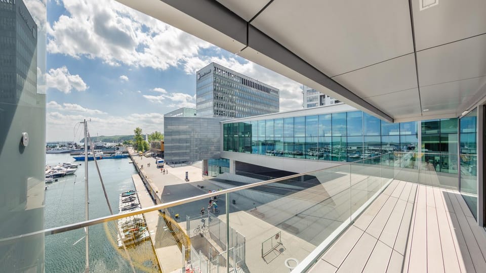 Property building, View (from property/room), Balcony/Terrace