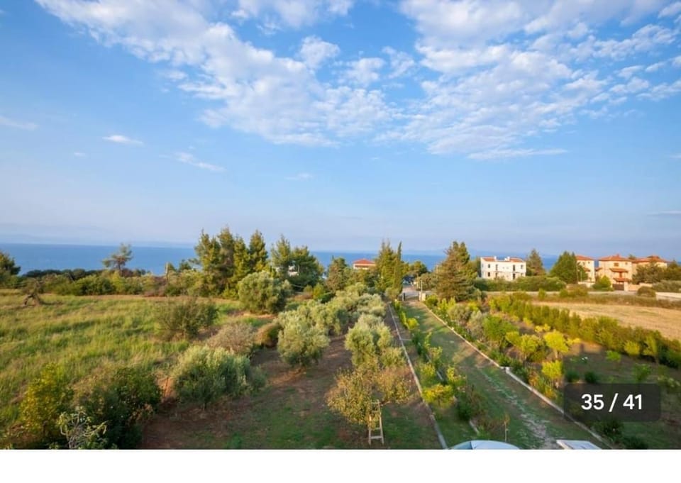 Haris Papa Villa Kallithea Halkidiki 2 Villa in Halkidiki