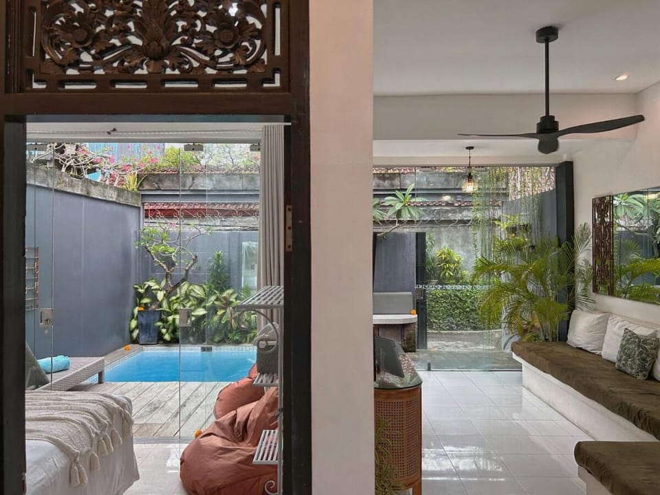 Villa Marabia - Charming Quiet 3BR in Seminyak Villa in North Kuta