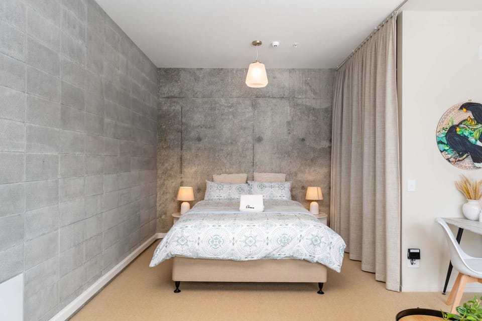 Petone City Studio with Balcony Sleeps 2 Apartment in Lower Hutt