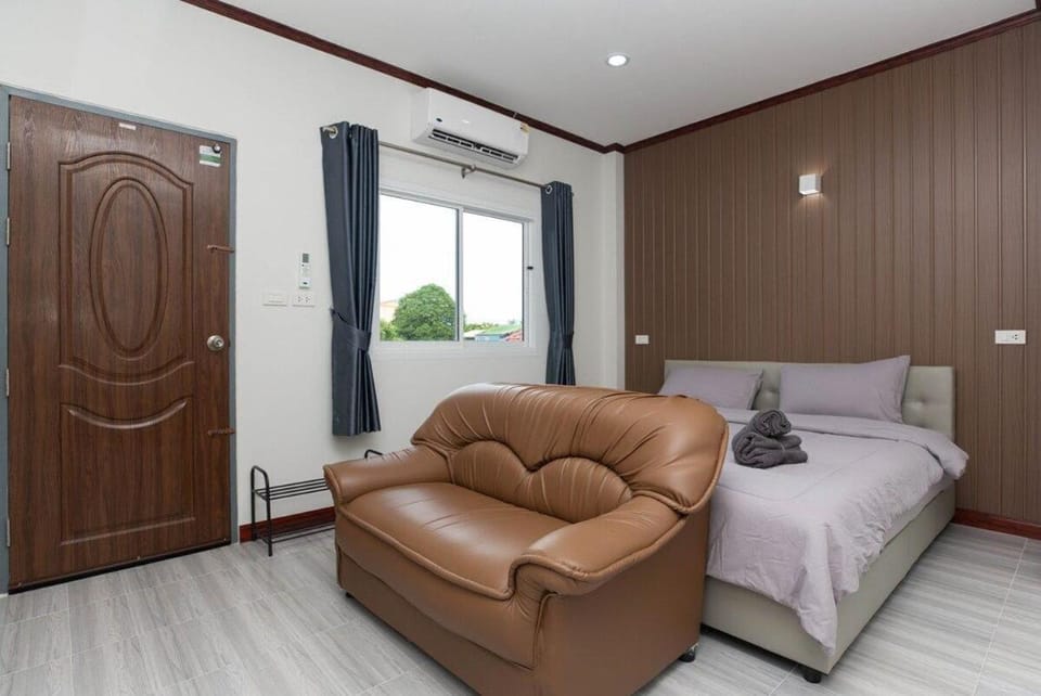 Seating area, Bedroom