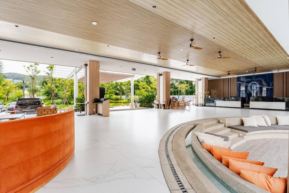 Facade/entrance, Seating area