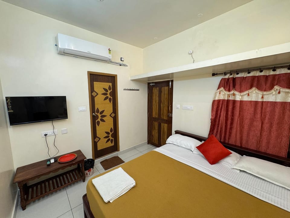 Bed, TV and multimedia, Bedroom, air conditioner