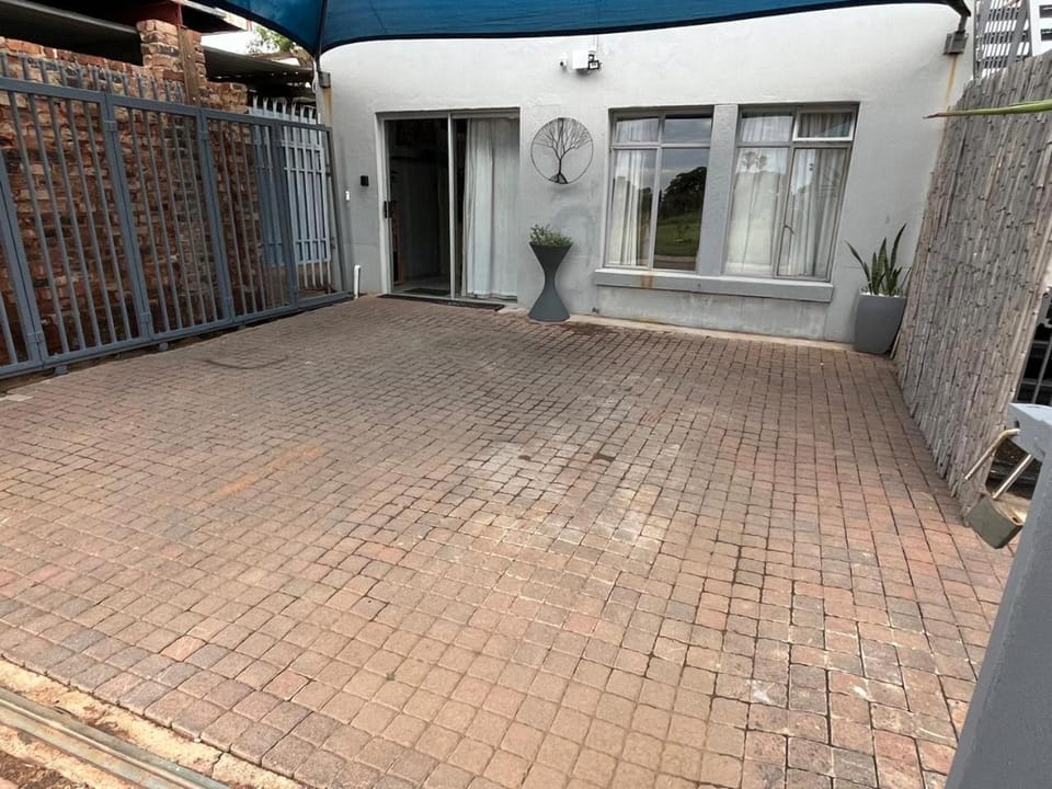 Kiewiets Nest Guesthouse Apartment in Pretoria