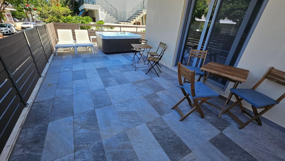 Patio, Day, View (from property/room), Balcony/Terrace, Seating area, Dining area