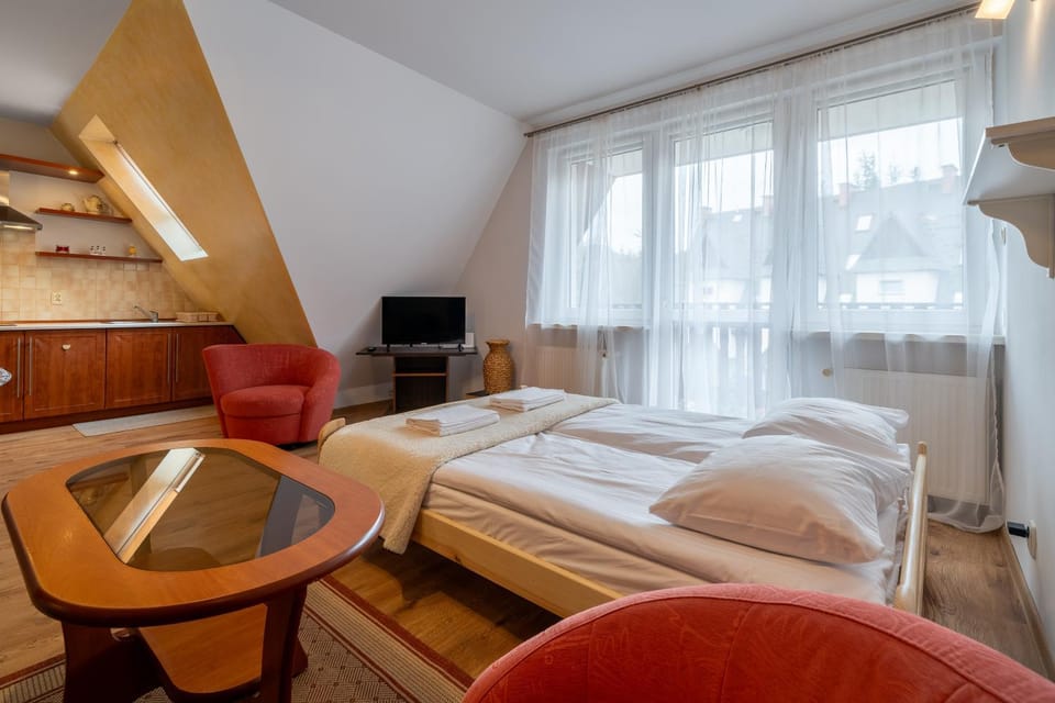 Bed, TV and multimedia