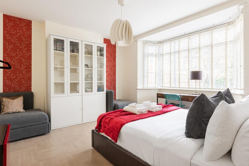 Serene 1BR with Garden in Leafy Finchley Apartment in London