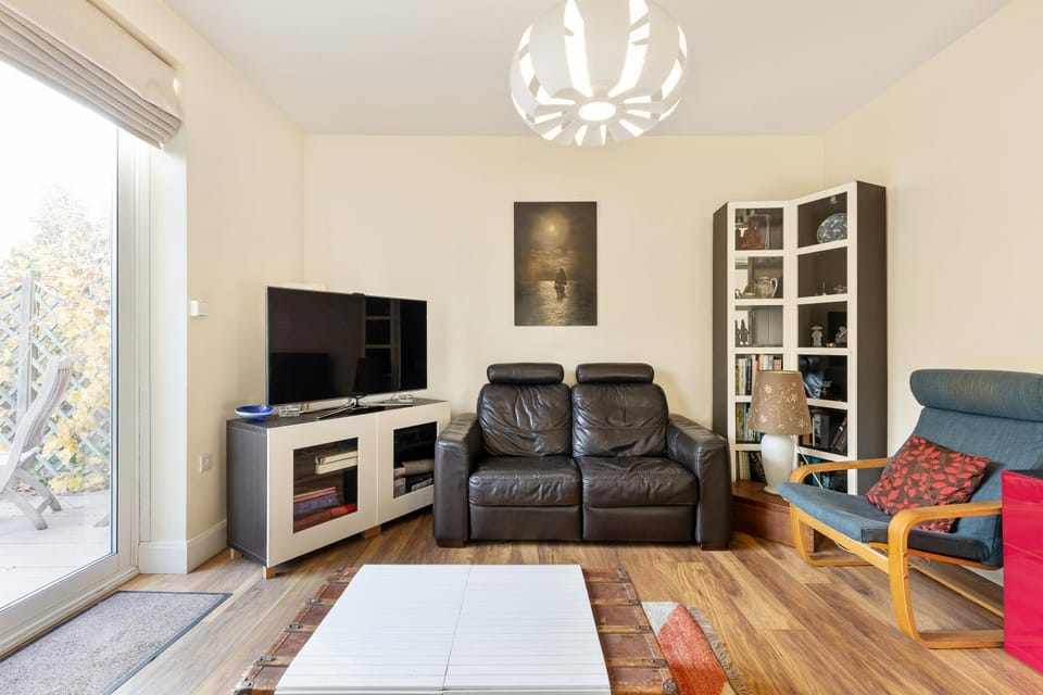 Serene 1BR with Garden in Leafy Finchley Apartment in London