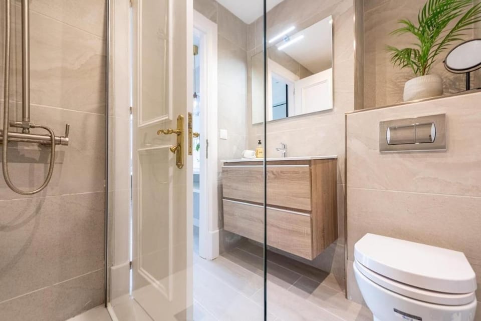 Modern ground floor with private garden in Nueva Andalucía Apartment in Marbella