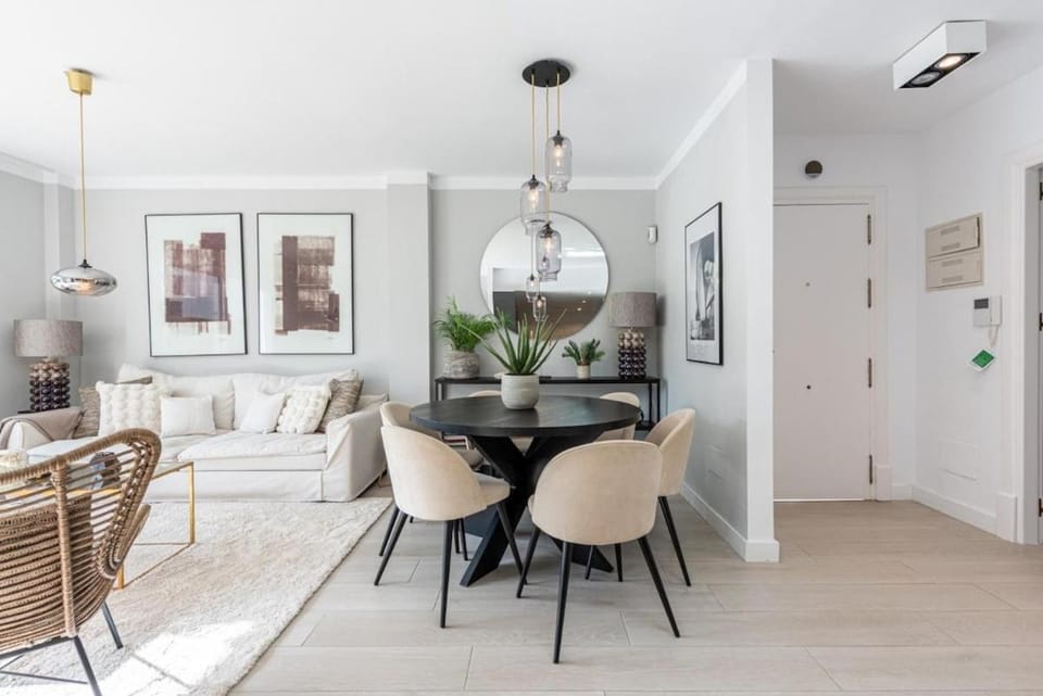 Modern ground floor with private garden in Nueva Andalucía Apartment in Marbella