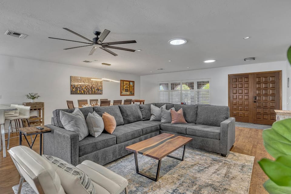 Spacious Palm Oasis House in Tempe