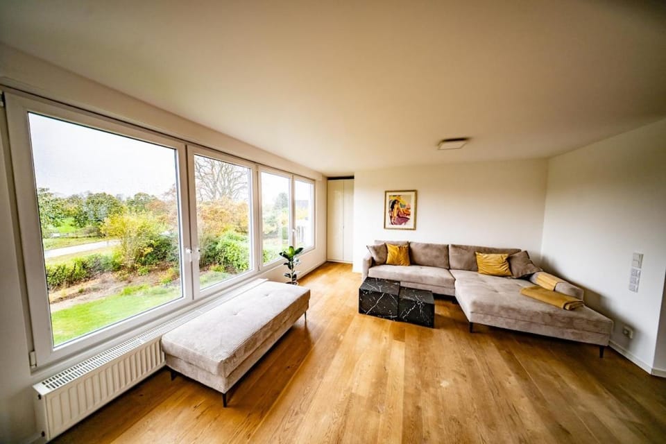 View (from property/room), Living room, Seating area