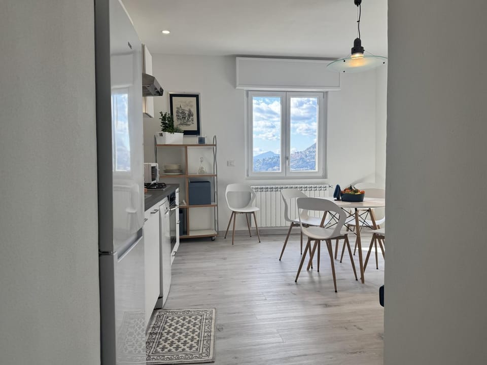 View (from property/room), Kitchen or kitchenette, Dining area