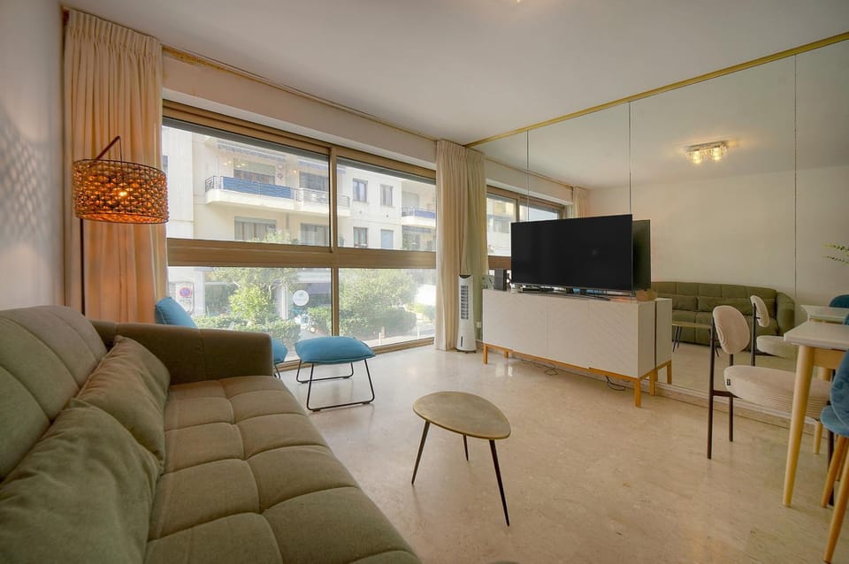 FRGK Massenet 'Blue Riviera' Studio Modern Comfort 1 min from Promenade des Anglais Apartment in Nice