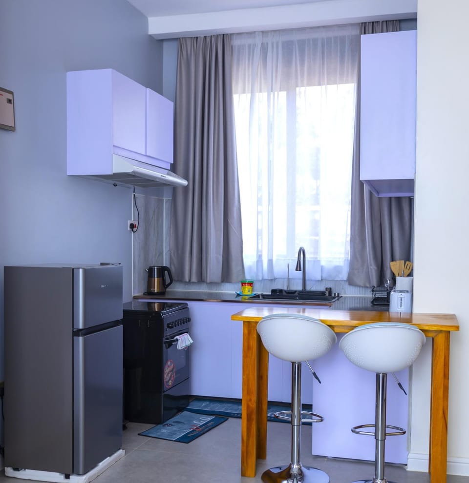 Dining area, kitchen