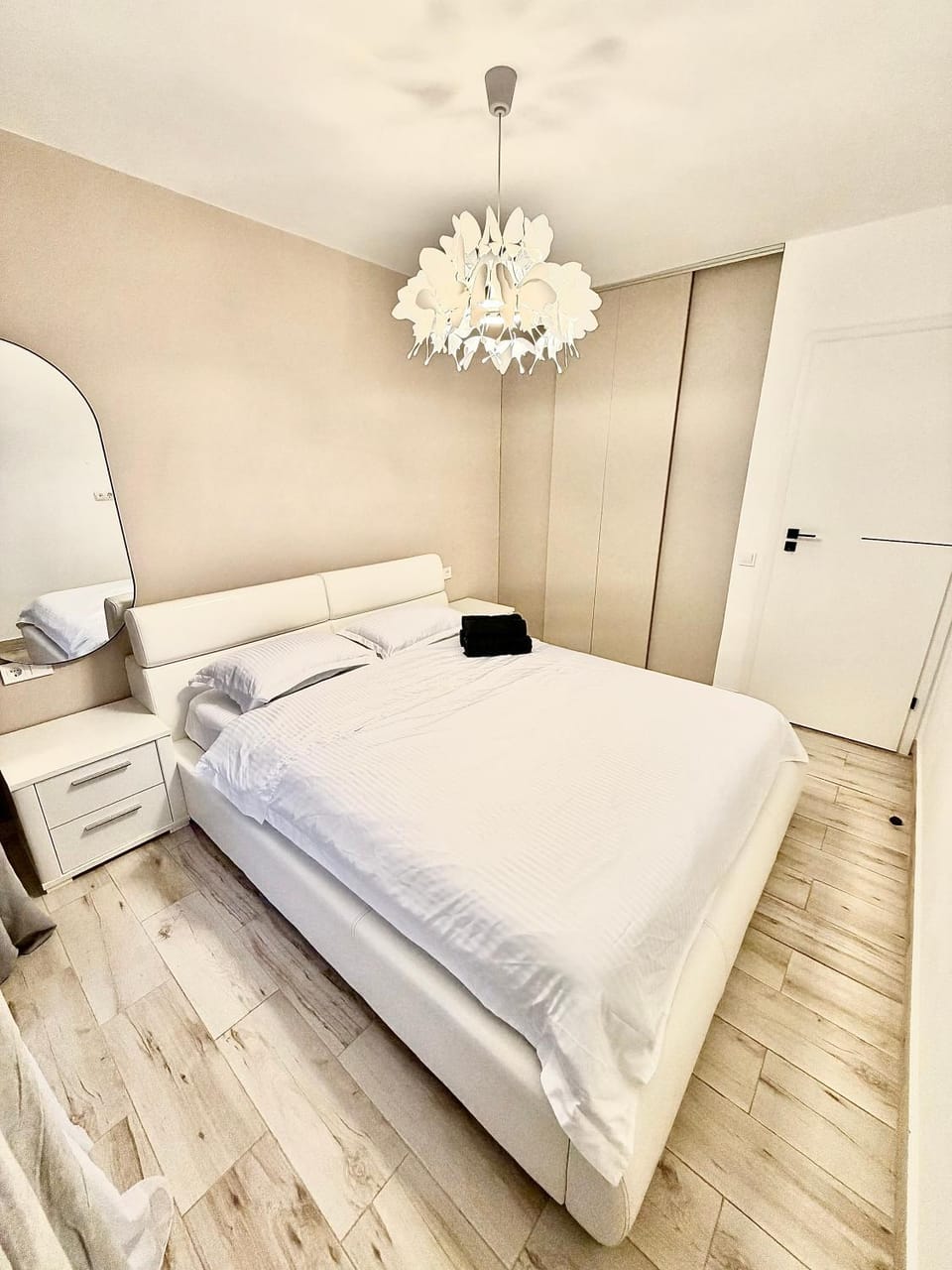 Bed, Photo of the whole room, Bedroom, wardrobe