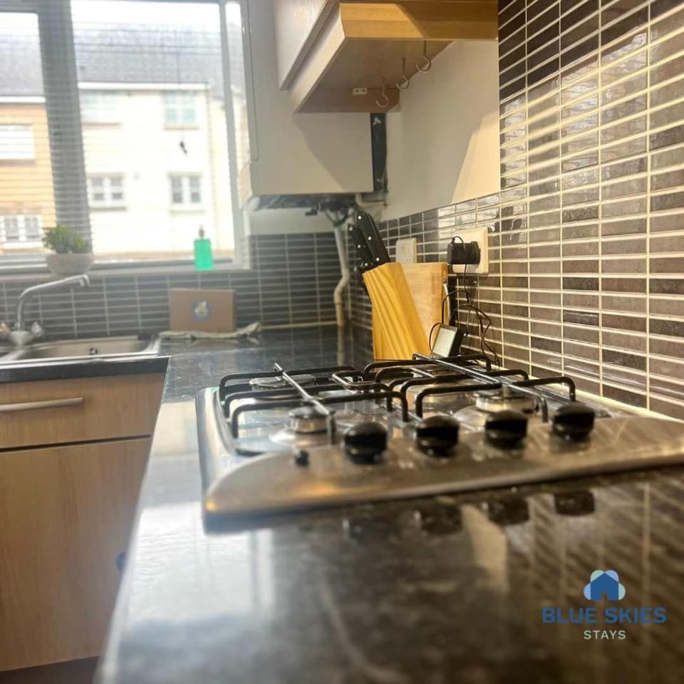 Sun House By Blue Skies Stays House in England