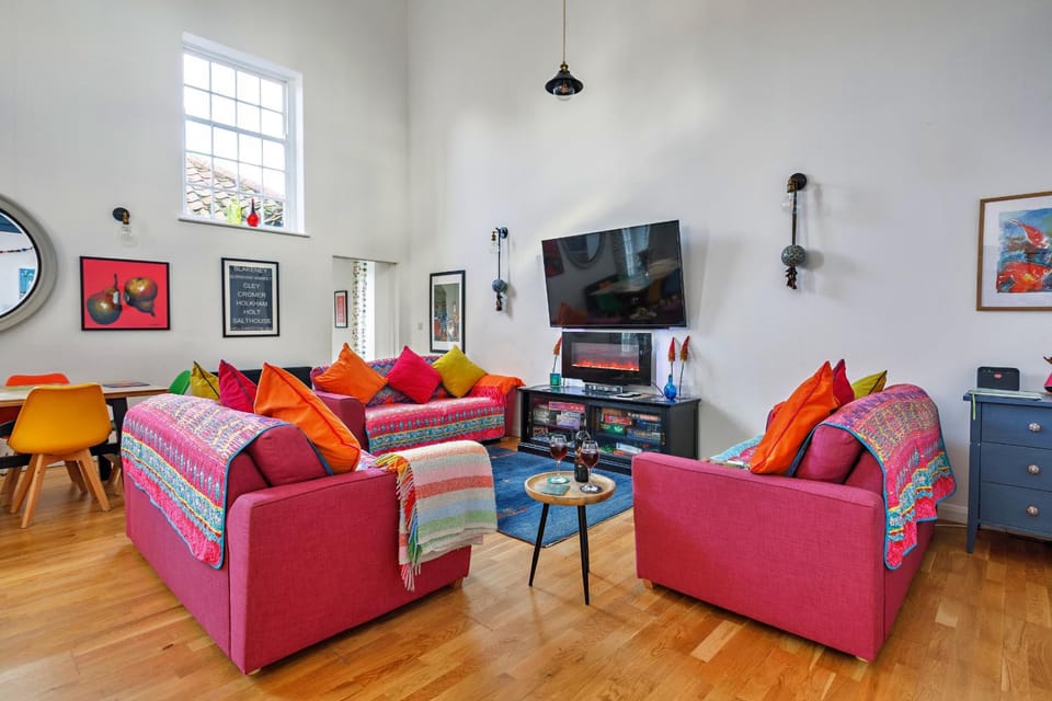 Communal lounge/ TV room, Living room
