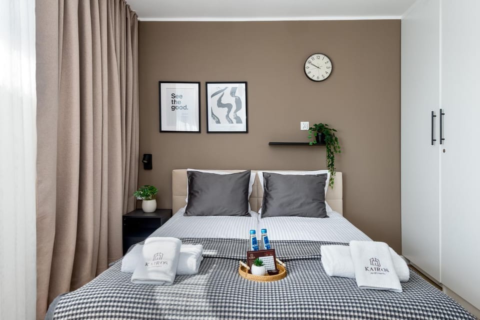 Bed, Bedroom, towels, wardrobe