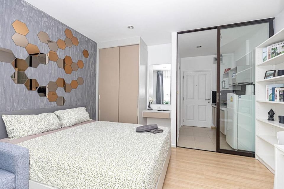 Bedroom, wardrobe