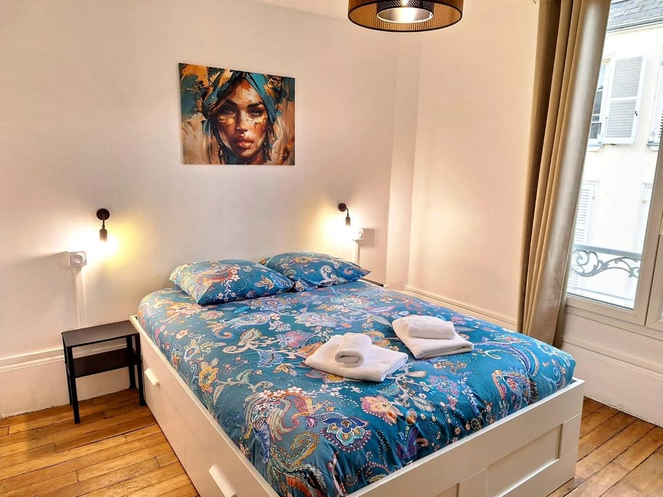 Bed, Bedroom, flat iron, storage, storage, towels, towels