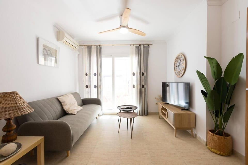 Communal lounge/ TV room, TV and multimedia, Living room
